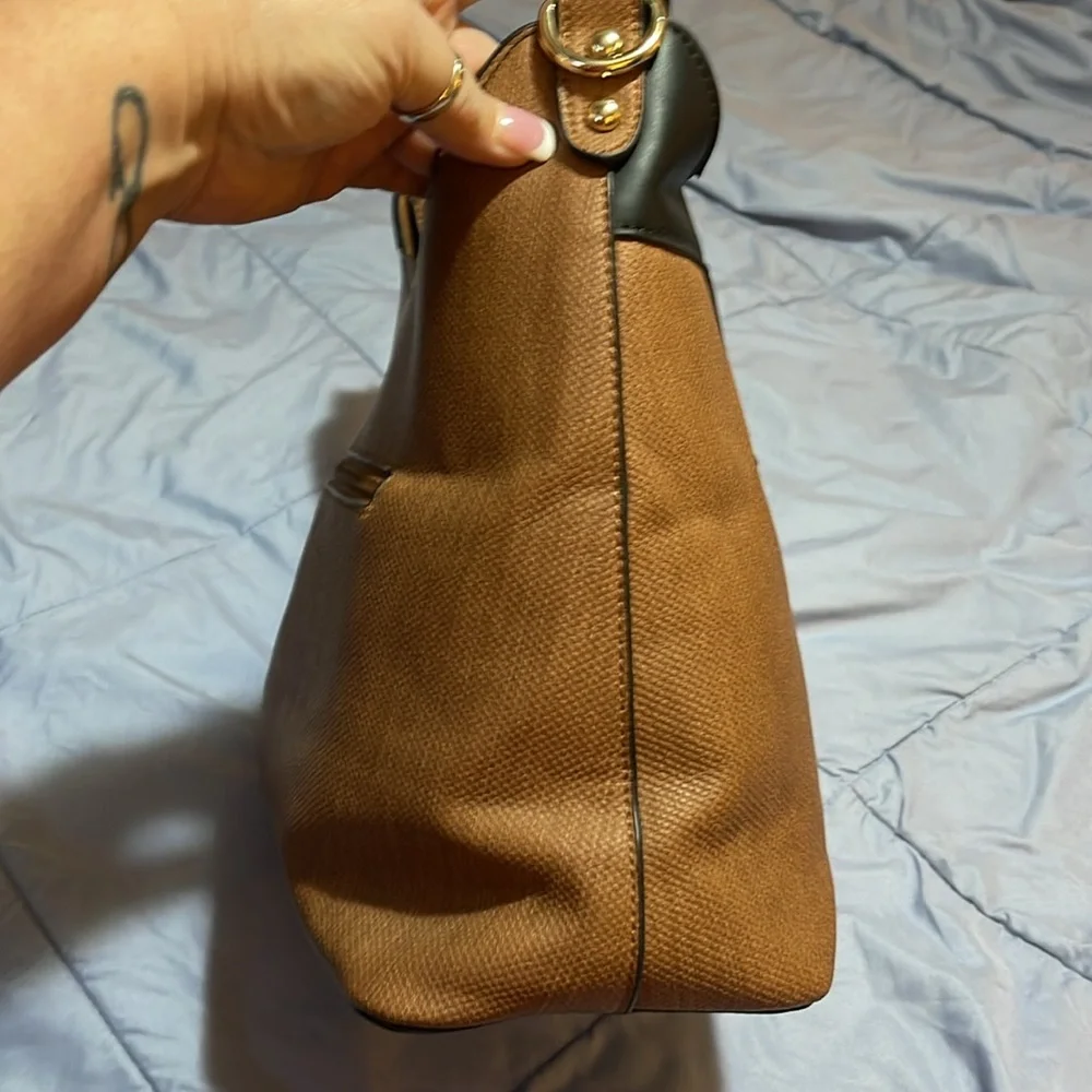 Gucci style bag brown and black with adjustable shoulder strap!! LIKE NEW!! - Picture 8 of 16